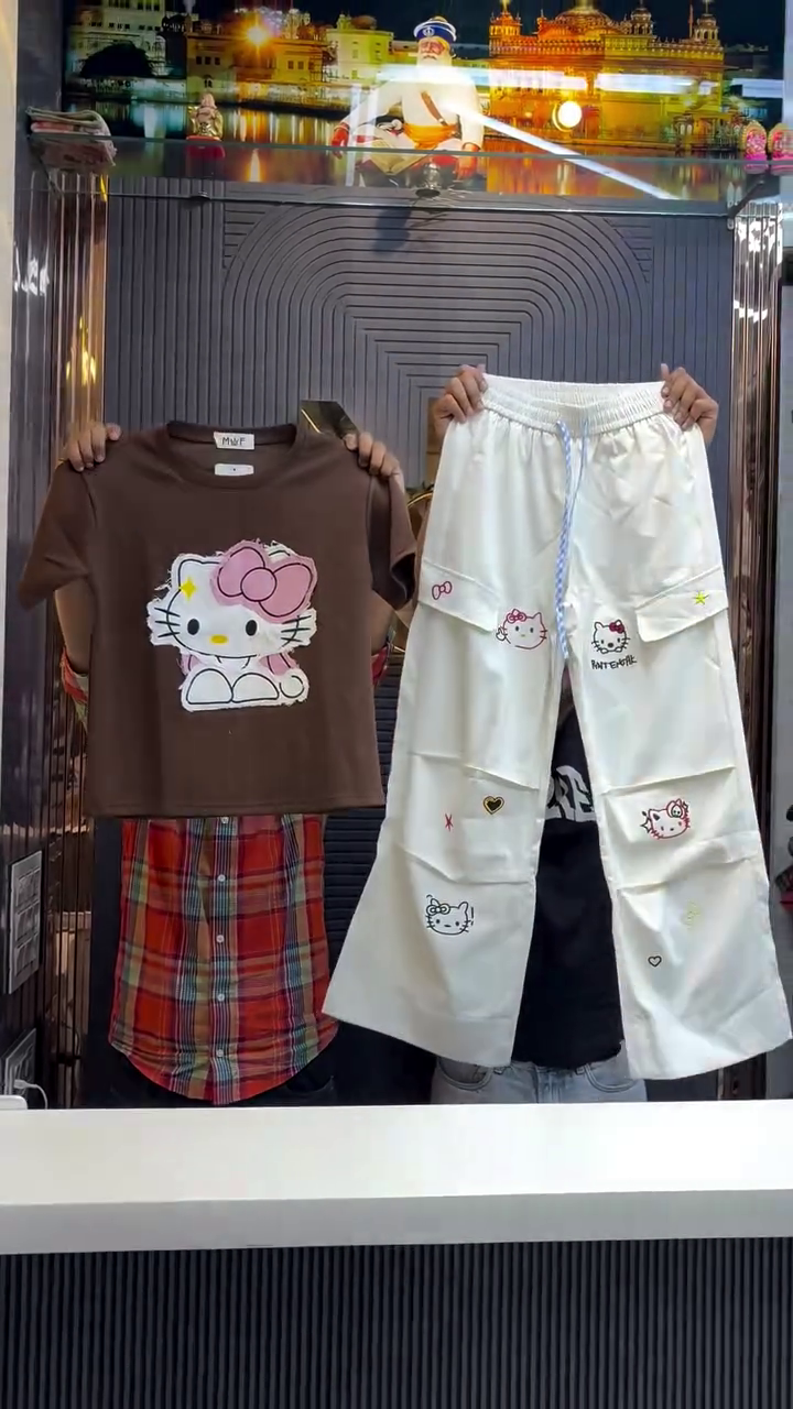 Cute Cartoon Charm Graphic Tee & Multi-Pocket Wide Leg Cargo Pants Combo Set πΈβ¨π©· - Image 2
